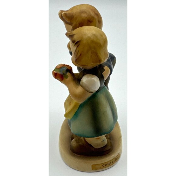 Goebel Hummel Figurine "We Congratulate" #220 Boy And Girl With Flowers! - Picture 4 of 7